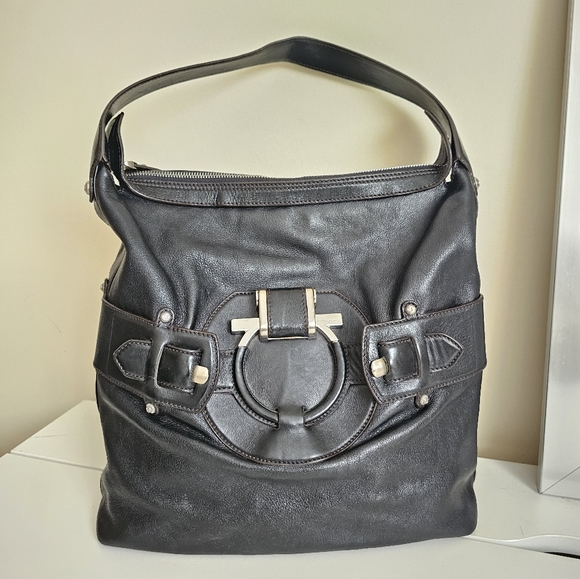SALVATORE FERRAGAMO Leather Shoulder Bag - Picture 2 of 13